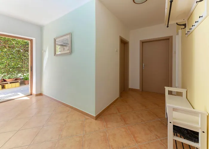 Διαμέρισμα Mojca - Quiet With Seaview *