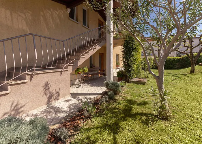 Mojca - Quiet With Seaview * Κόπερ